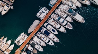Gocek Limanı, gökyüzü manzaralı körfez ve şehir. Akdeniz kıyısı, Fethiye TURKEY. Yüksek kalite fotoğraf