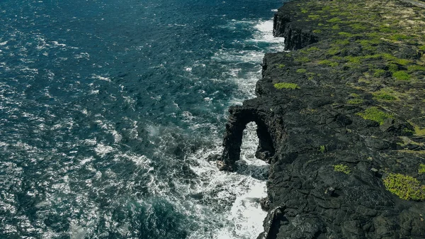 Aerial View Waves Crash Holei Sea Arch Hawaiian Volcanoes National — Stock Photo, Image