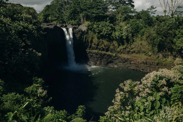 Gyönyörű Szivárvány Vízesések Hawaii Nagy Szigeten Paradicsomban Wailua Vízesés Közelében — Stock Fotó