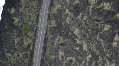 Volkan Ulusal Parkı 'ndaki yol Hawaii