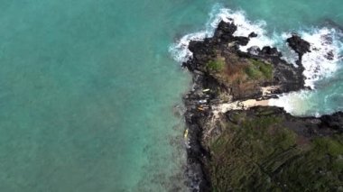 Oahu, Hawaii - Aralık, 2020. Çinlilerin Şapkası Olarak Mokolii Adasının Havadan Görünümü