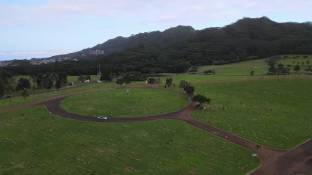 Tal der Tempel Memorial Park Friedhof Oahu Hawaii — Stockvideo