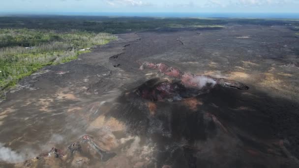 Vista aérea de Big Island, Hawaii circa - 2021. Vista aérea del volcán Kilauea. — Vídeos de Stock