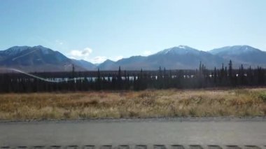 Güzel manzaralı bir yol, Alaska Hwy