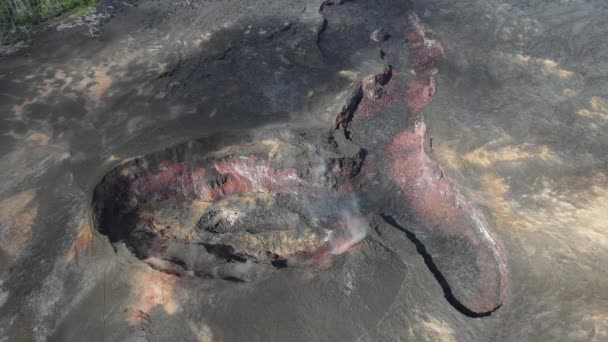 ハワイ州ビッグアイランドの空中ビュー- 2021年頃。キラウエア火山の空中写真. — ストック動画
