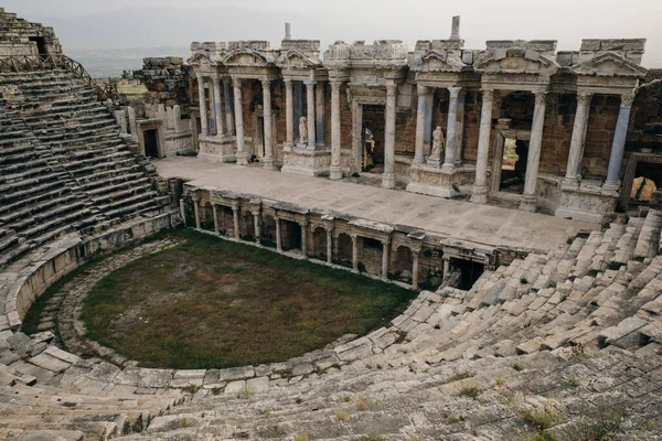 土耳其帕穆卡勒市Hierapolis 古老的圆形剧场 是的高质量的照片 — 图库照片