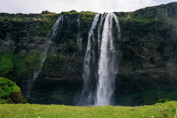 Seljalandsfoss Uma Cachoeira Linda Turística Sul Islândia Foto Alta Qualidade — Fotografia de Stock