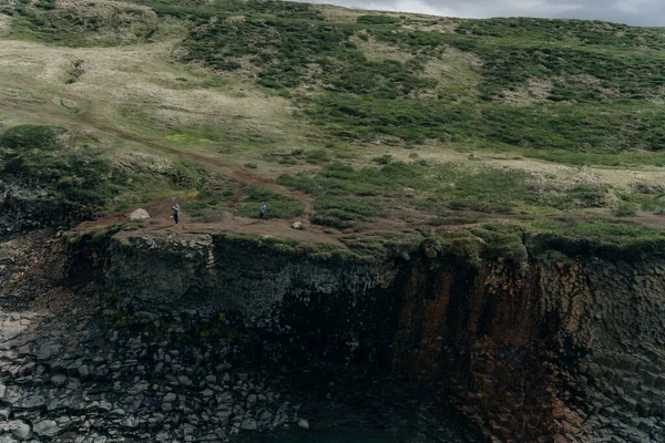 Den Gröna Floden Genom Studlagil Canyon Island Högkvalitativt Foto — Stockfoto