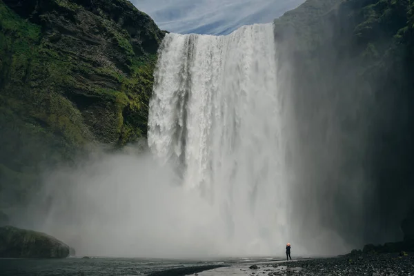 Skogarfoss Vodopád Jižním Islandu Turisty Kvalitní Fotografie — Stock fotografie