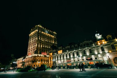 Avrupa Meydanı 'nda Medea heykeli ve Gürcistan bayrağı, Batumi, Gürcistan, Avrupa - 3 Eylül 2025. Yüksek kalite fotoğraf