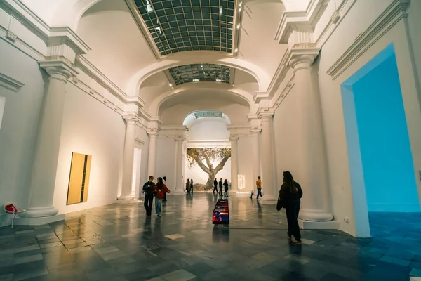 Valencia, İspanya - 4 Aralık 2025 Çağdaş Kültür Merkezi del Carme büyük beyaz salonu. Yüksek kalite fotoğraf