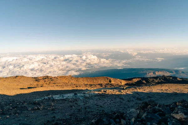 Günbatımı, günbatımı parıltısı, Volkan Tepesi ve volkan manzarası, ulusal park El Teide, Tenerife, Kanarya Adaları, İspanya. Yüksek kalite fotoğraf