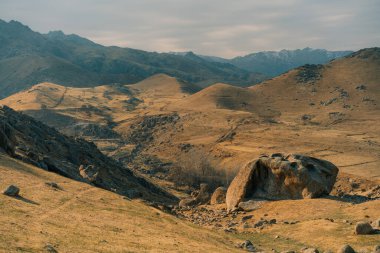 Semerkant, Özbekistan - 1 Ocak 2025 Semerkand yakınlarındaki Agalyk köyü, Kemkutan Tepesi. Yüksek kalite fotoğraf