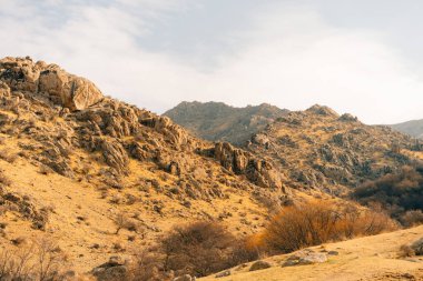 Semerkant, Özbekistan - 1 Ocak 2025 Semerkand yakınlarındaki Agalyk köyü, Kemkutan Tepesi. Yüksek kalite fotoğraf