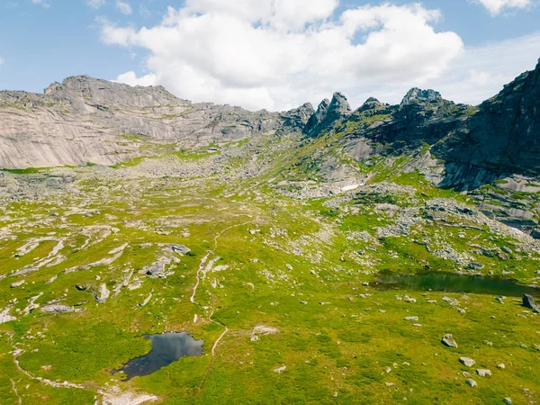 Rusya 'nın Krasnoyarsk bölgesindeki Ergaki Doğa Parkı. Yüksek kalite fotoğraf