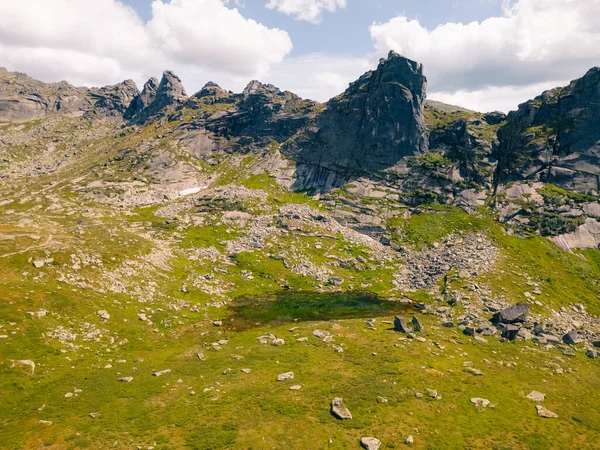 Rusya 'nın Krasnoyarsk bölgesindeki Ergaki Doğa Parkı. Yüksek kalite fotoğraf
