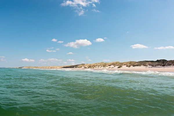 Пляжна панорама з дюною — стокове фото
