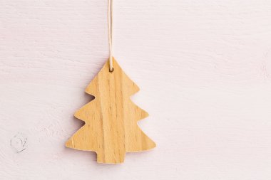 Ahşap arka planda noel süslemesi