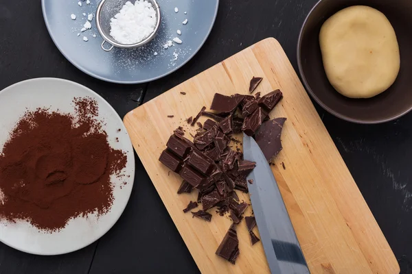 Cocolate, badem ezmesi - tüm pralin yapmak için