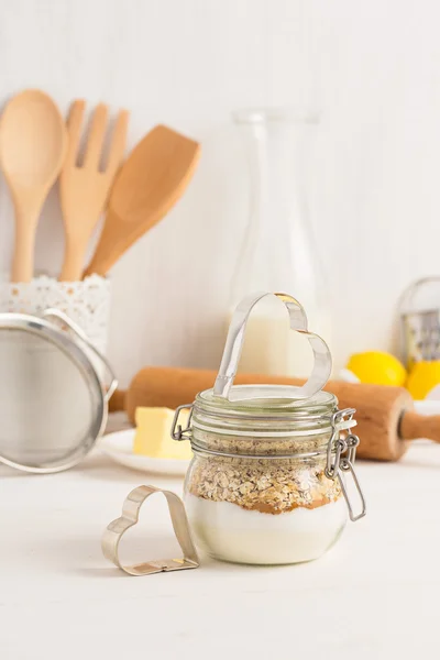 Ingredientes e utensílios para panificação — Fotografia de Stock