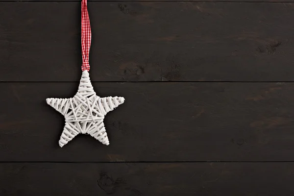 Decoração de natal em fundo de madeira — Fotografia de Stock