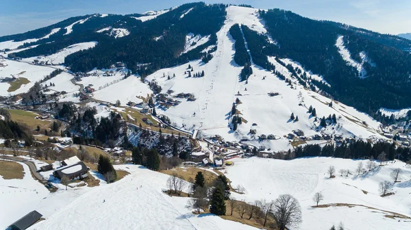 Skigebiet dienten hochkönig, österreichische Alpen im Winter — Stockfoto
