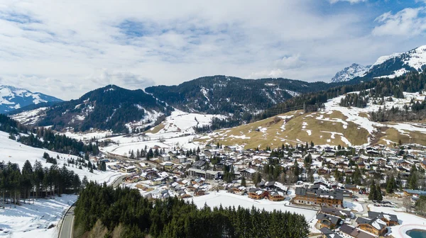 滑雪场 Dienten Hochkoenig 奥地利阿尔卑斯山的冬天 — 图库照片