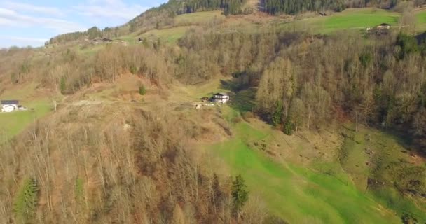 Vliegen over de Alpen van Oostenrijk, Salzburg luchtfoto. — Stockvideo