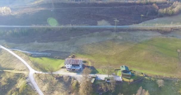 Vliegen over de Alpen van Oostenrijk, Salzburg luchtfoto. — Stockvideo