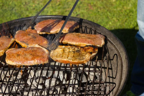 Barbacoa Parrilla, Carnes a la parrilla —  Fotos de Stock