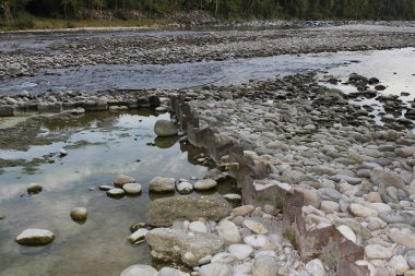 dağ dere doğa sahne