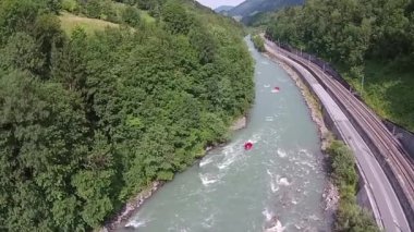 Dağlar, Alpler Avusturya Nehri rafting