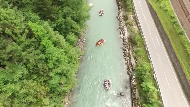 Fiume Rafting acqua selvatica in Austria, Salzach, Zell am See — Video Stock