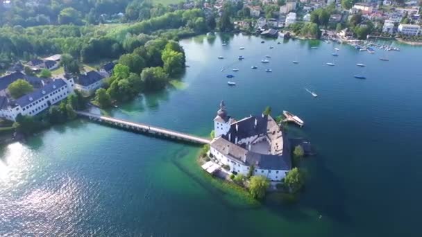 Gmunden, Traunsee, Austria, Schloss Orth — Vídeo de stock