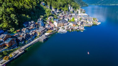 Panorama, üzerinde Hallstaetter görmek Avusturya Alpleri'nde, Avusturya Hallstatt Köyü.
