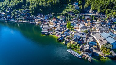 Panorama, üzerinde Hallstaetter görmek Avusturya Alpleri'nde, Avusturya Hallstatt Köyü.