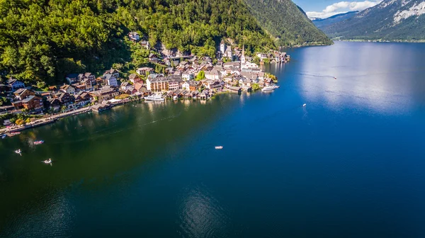 Panorama, üzerinde Hallstaetter görmek Avusturya Alpleri'nde, Avusturya Hallstatt Köyü.