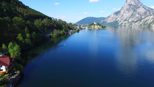 Traunsee summer lake panorama (Austria). — Stock Video