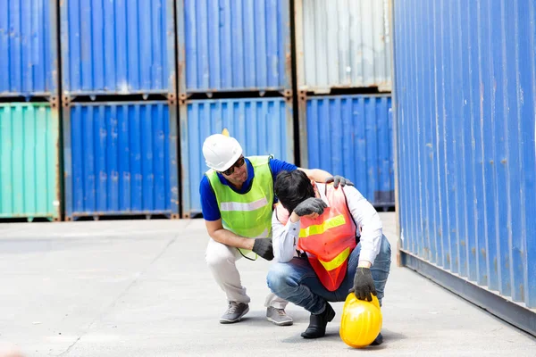 Foreman Elájult Fiatalember Beteg Kemény Munka Miatt Kikötőben Dolgozó Művezető — Stock Fotó