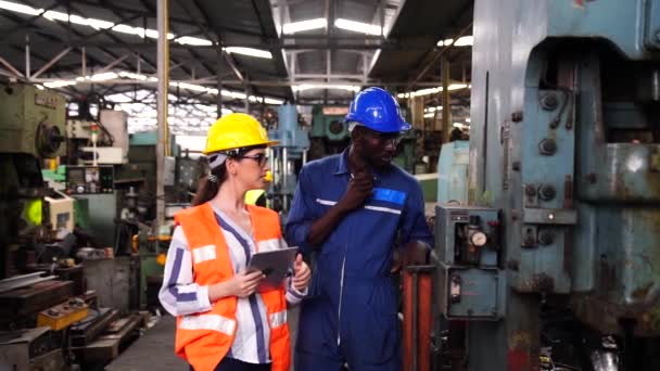 Professional Technicians Engineers Group Wearing Protective Clothing Working Industrial Plants — Stock Video