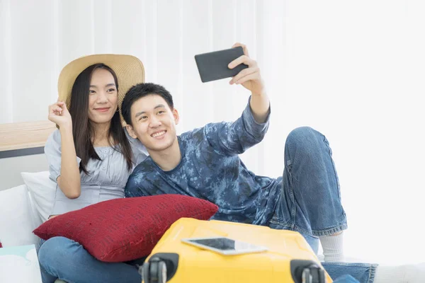Viagem Casal Asiático Casal Jovem Selfie Feliz Para Viagem — Fotografia de Stock