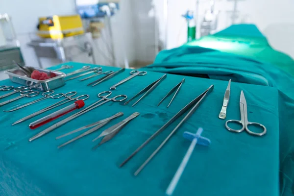 Hastanenin Ameliyat Odasındaki Ekipman Aletler Modern Ekipmanlarla Donatılmıştır — Stok fotoğraf