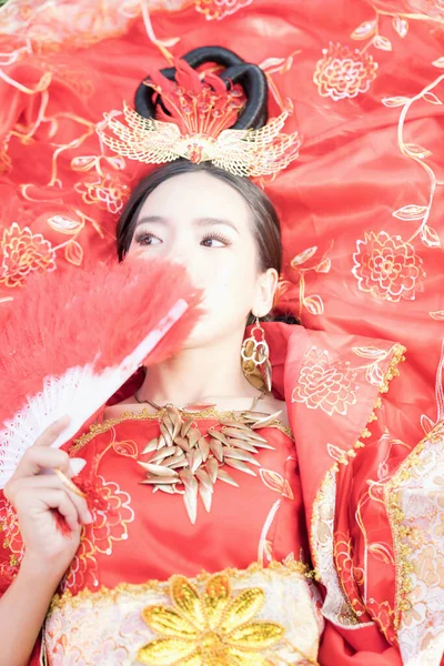 中国の女の子を身に着けている古代中国のドレスや青沙ドレス伝統的な中国のドレス アジアの女性観光客 中国の旧正月 — ストック写真