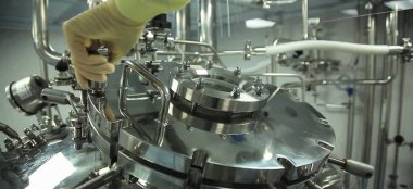 Bir liyofilizizasyon tankının porthole .