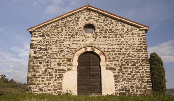La iglesia de San Zenón, construida en 1100 en estilo románico . —  Fotos de Stock