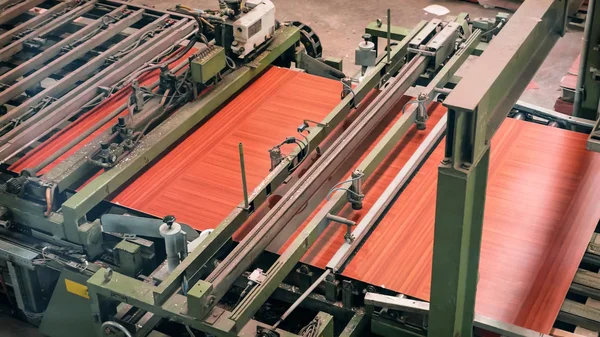 Endüstriyel makine panelleri ve levha üretimi için kullanılan