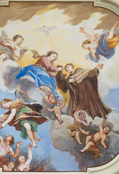 Geschilderd plafond detail van de kerk van het "Madonna del Carmine — Stockfoto