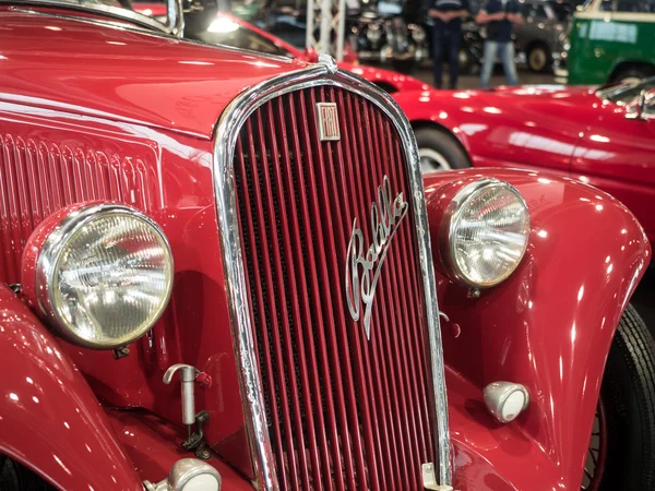 Detalle de coche rojo antiguo . — Foto de Stock