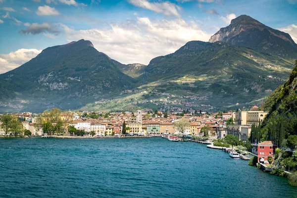 Města Riva del Garda, Lake Garda, Itálie. — Stock fotografie