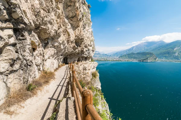 Szlak Ponale w Riva del Garda, Włochy. — Zdjęcie stockowe